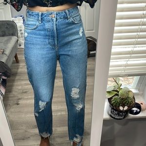 Zara high rize mom/ boyfriend jeans sz 4 US